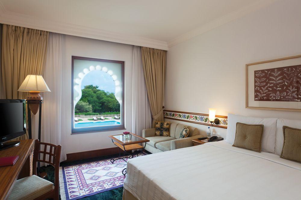 Hotel Trident Udaipur Exterior foto A room at the Taj Mahal Palace