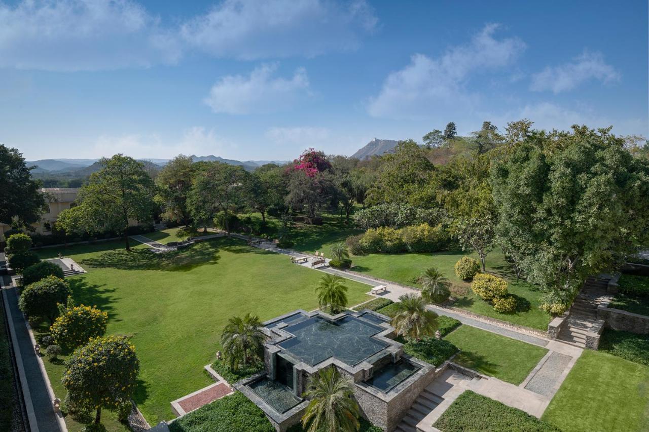 Hotel Trident Udaipur Exterior foto Aerial view of the gardens