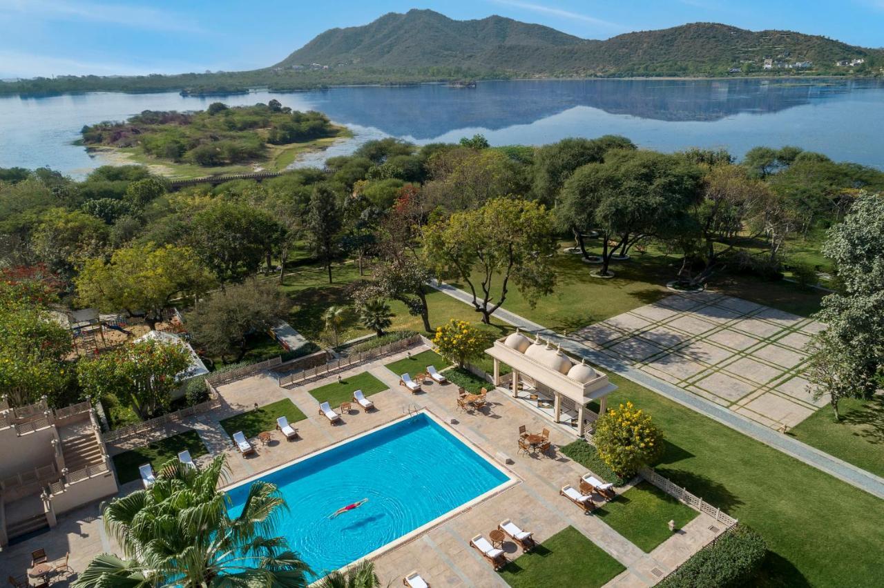 Hotel Trident Udaipur Exterior foto Aerial view of the resort