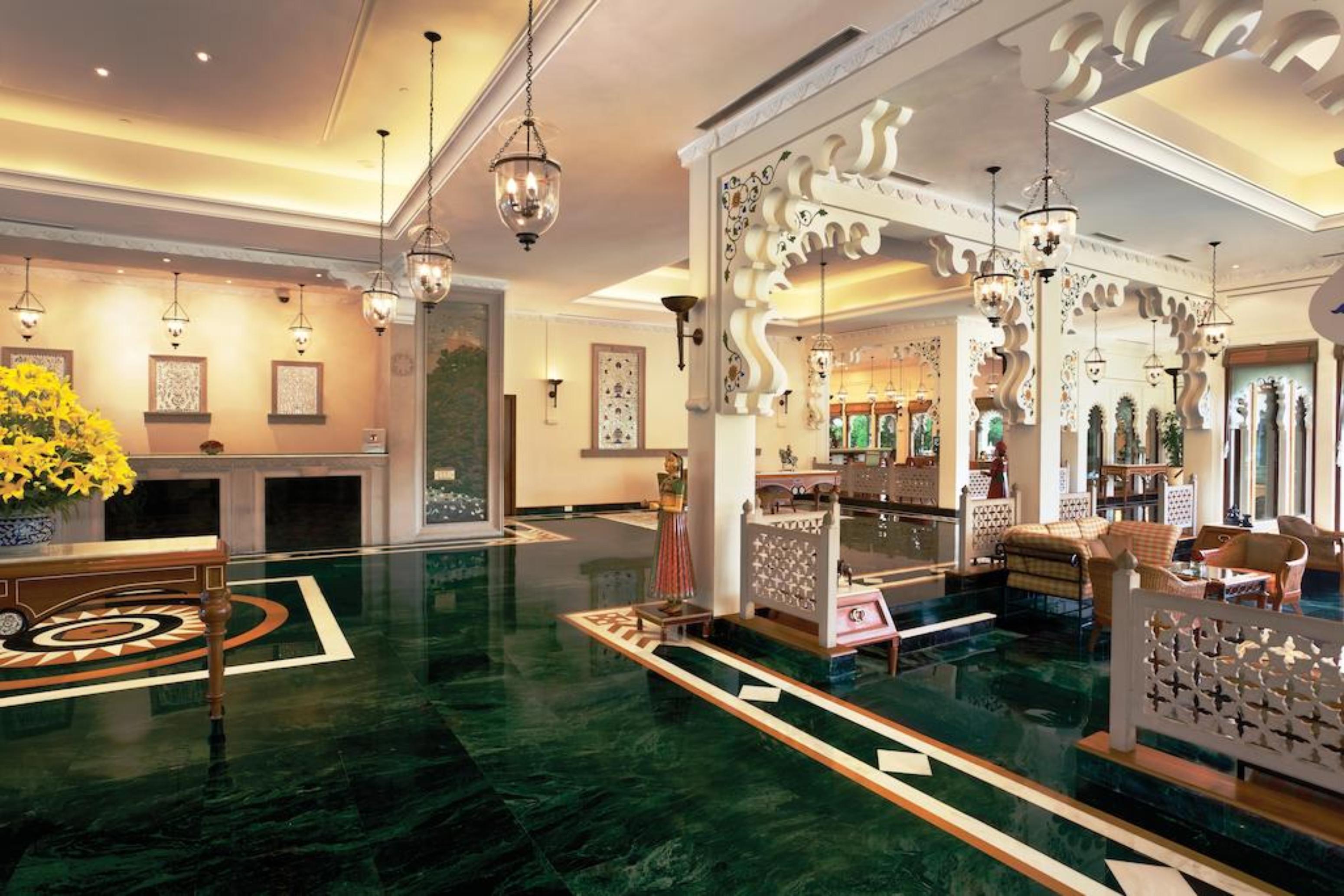 Hotel Trident Udaipur Exterior foto The lobby of the Taj Bengal